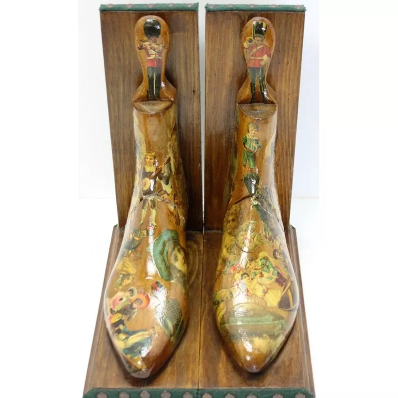 "Decoupage Veneered Shoe Trees/ c1950s Bookends"